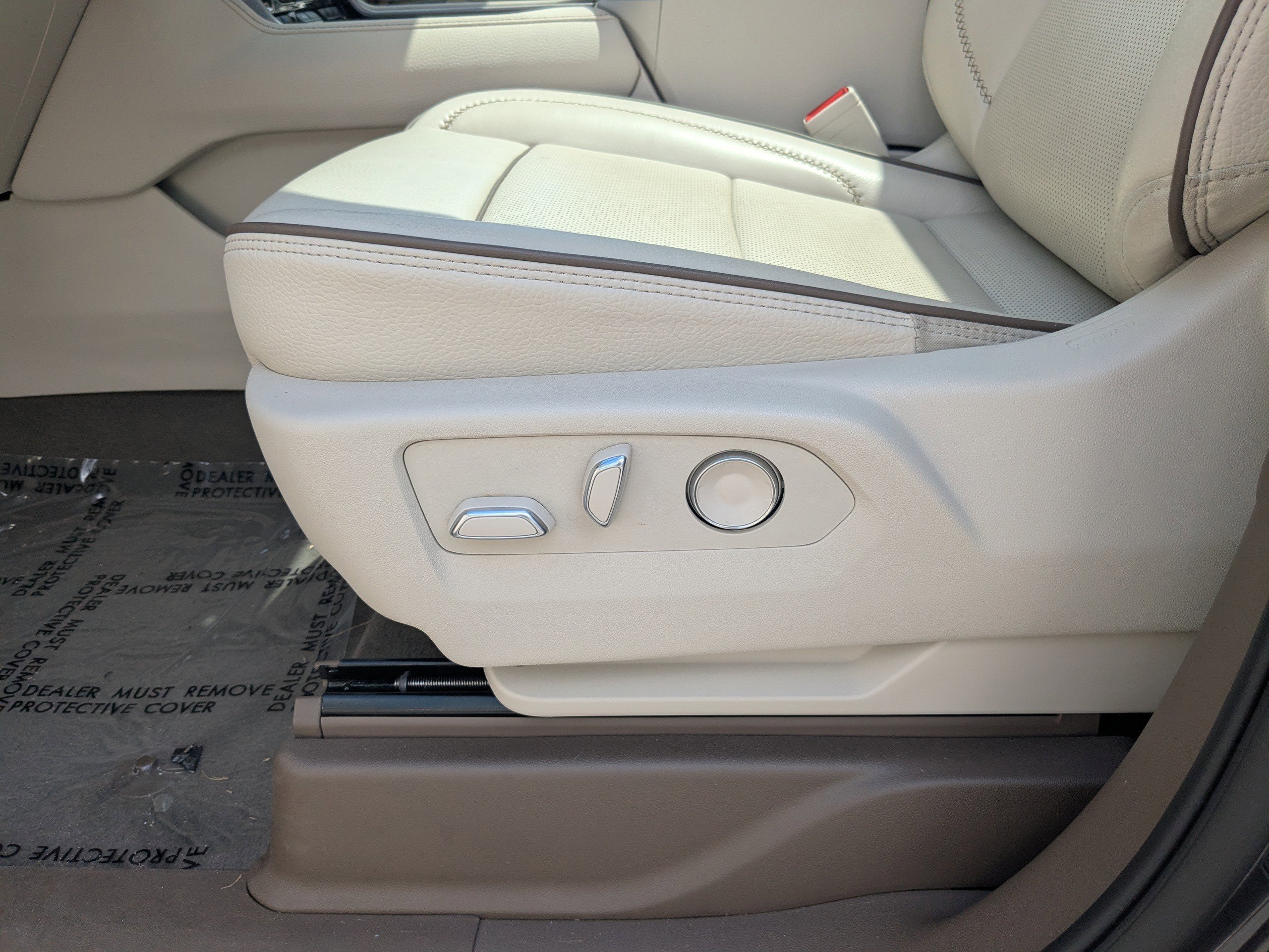Used 2024 GMC Yukon Denali w/ LPO, Floor Liner Package AWD/4WD image 19