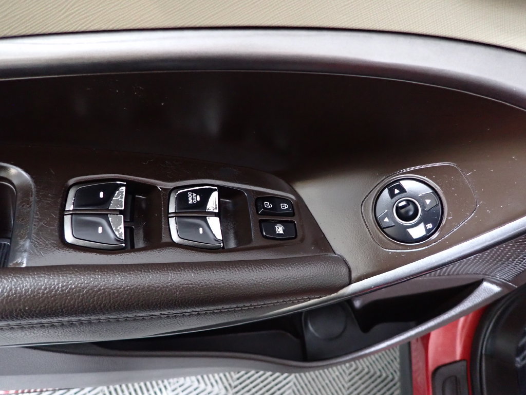 Used 2018 Hyundai Santa Fe Sport FWD image 16