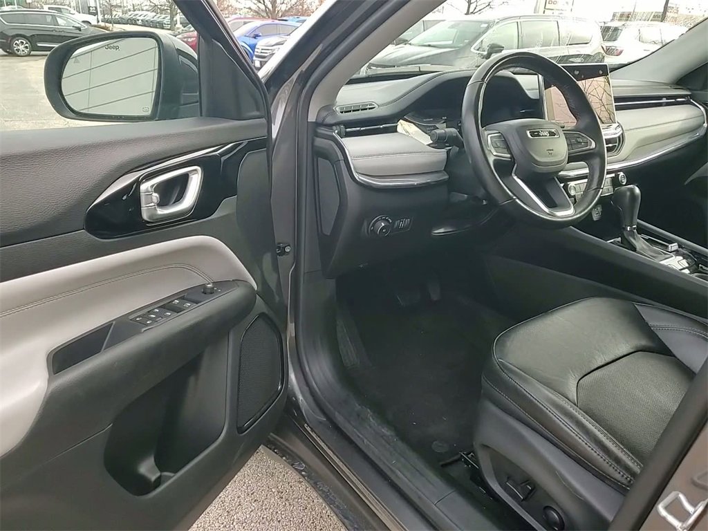 Used 2022 Jeep Compass Limited image 9