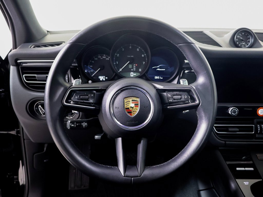 Used 2025 Porsche Macan image 10