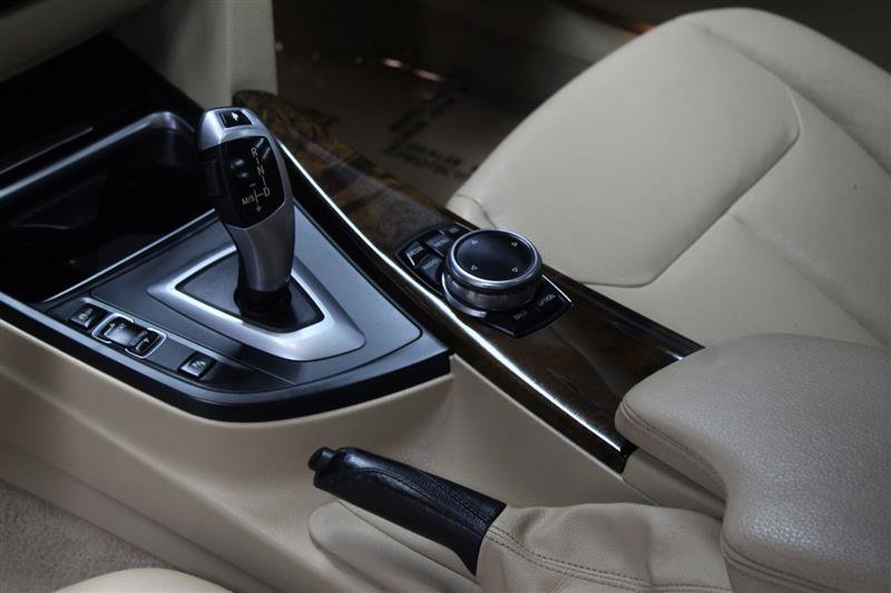 Used 2014 BMW 328i xDrive Sedan AWD/4WD image 9