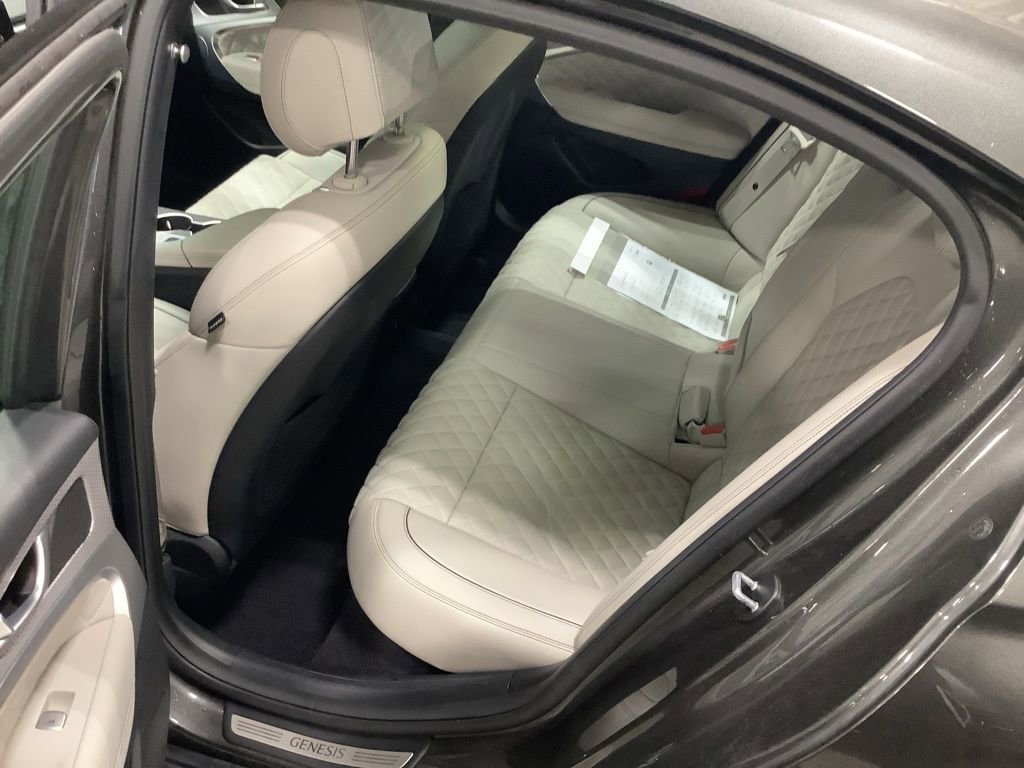 Used 2023 Genesis G70 3.3T w/ Sport Prestige Package image 15