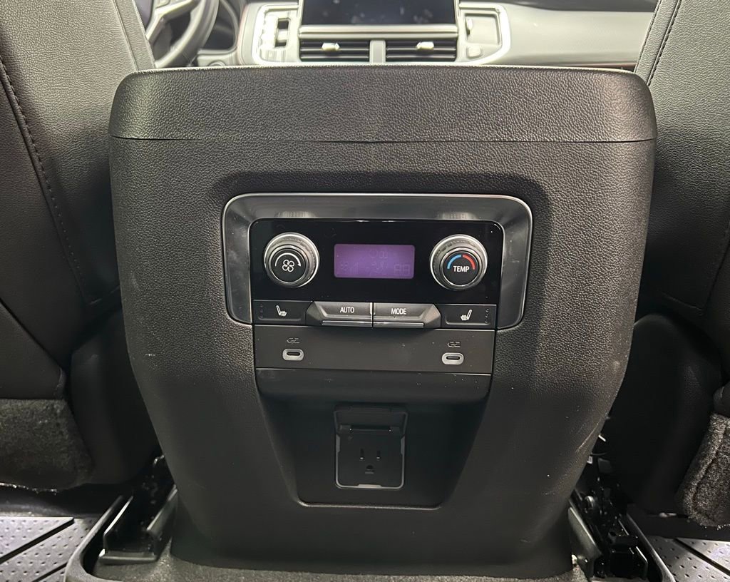 Used 2024 Chevrolet Tahoe RST w/ RST Performance Edition image 10