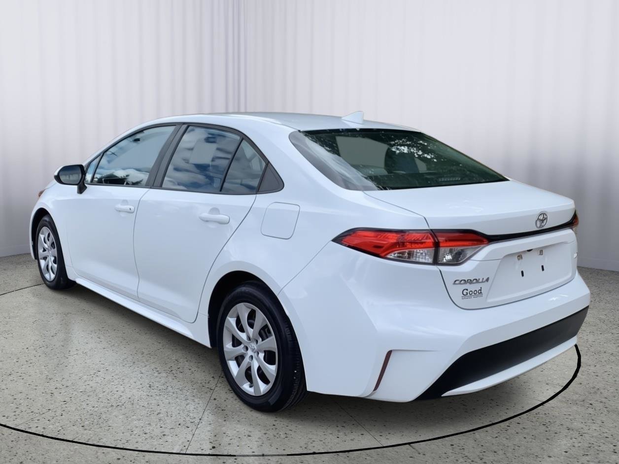 Used 2020 Toyota Corolla LE image 5