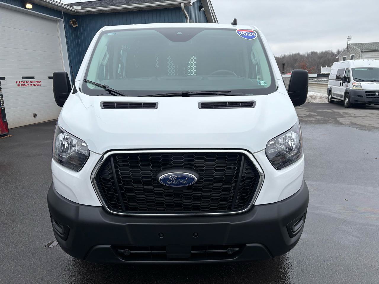Used 2024 Ford Transit 250 Low Roof w/ Exterior Upgrade Package RWD image 8