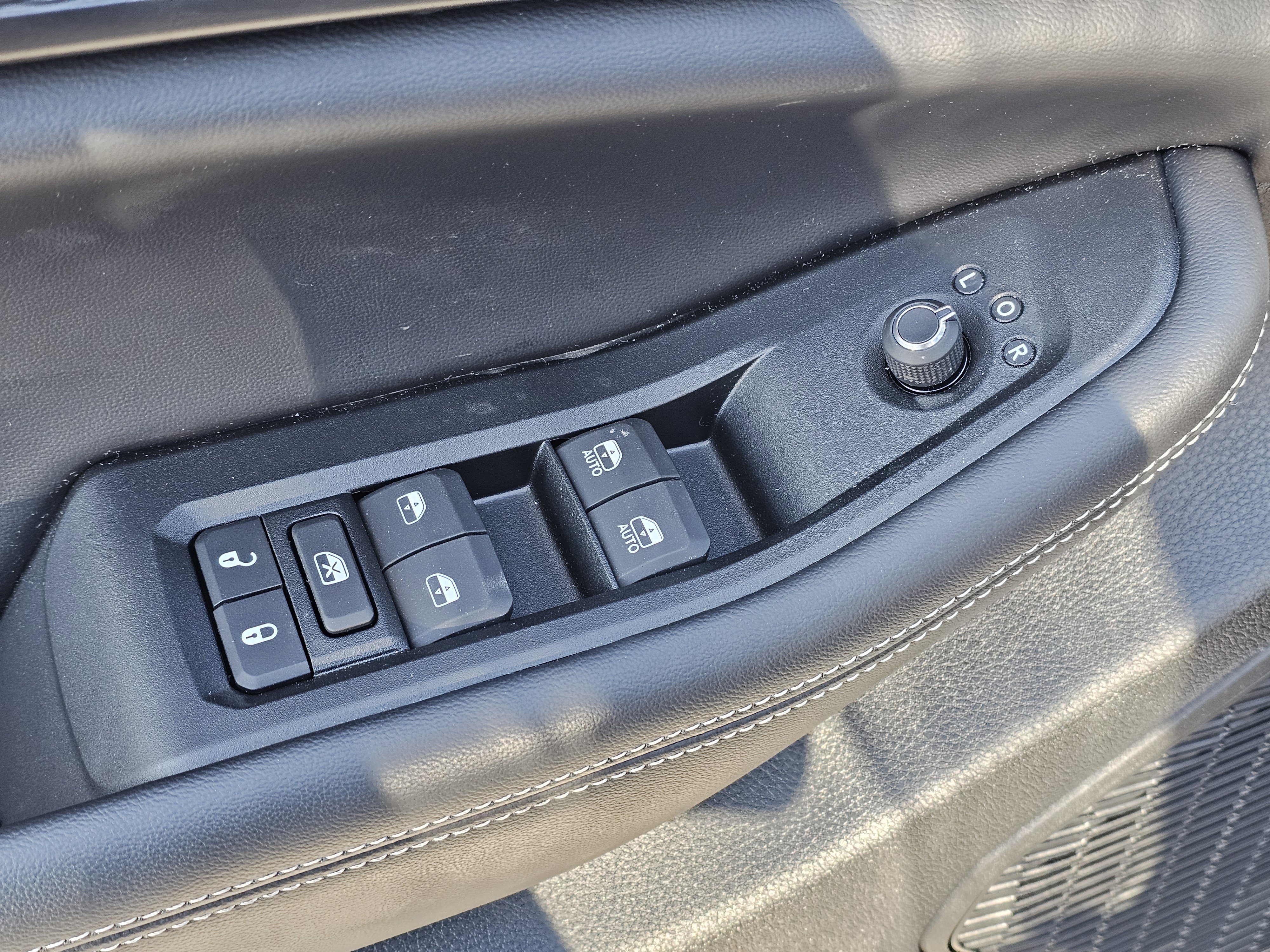 New 2024 Jeep Grand Cherokee Laredo X w/ Luxury Tech Group I image 16