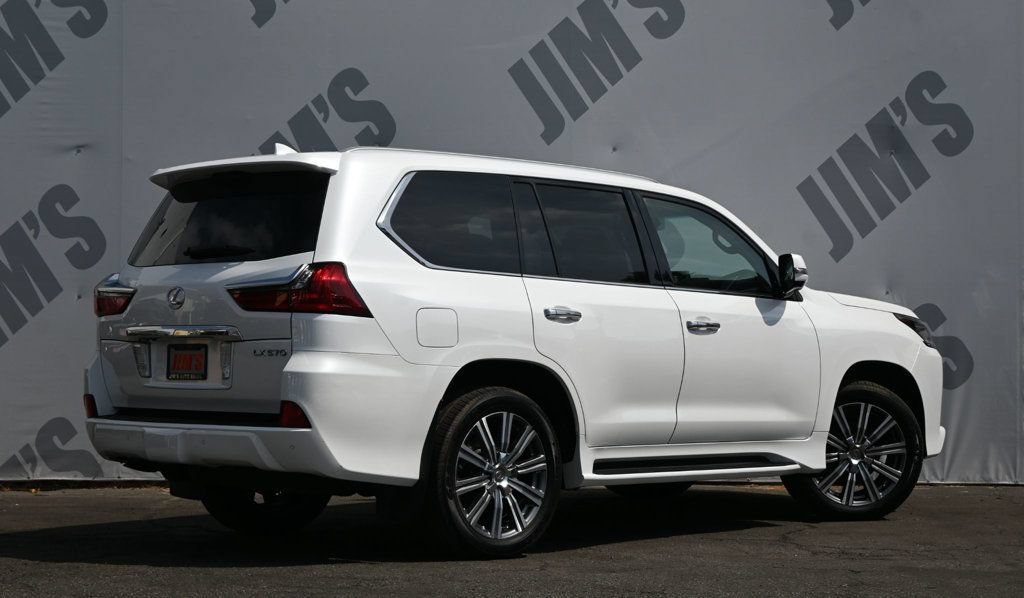Used 2017 Lexus LX 570 4WD w/ Luxury Package image 5