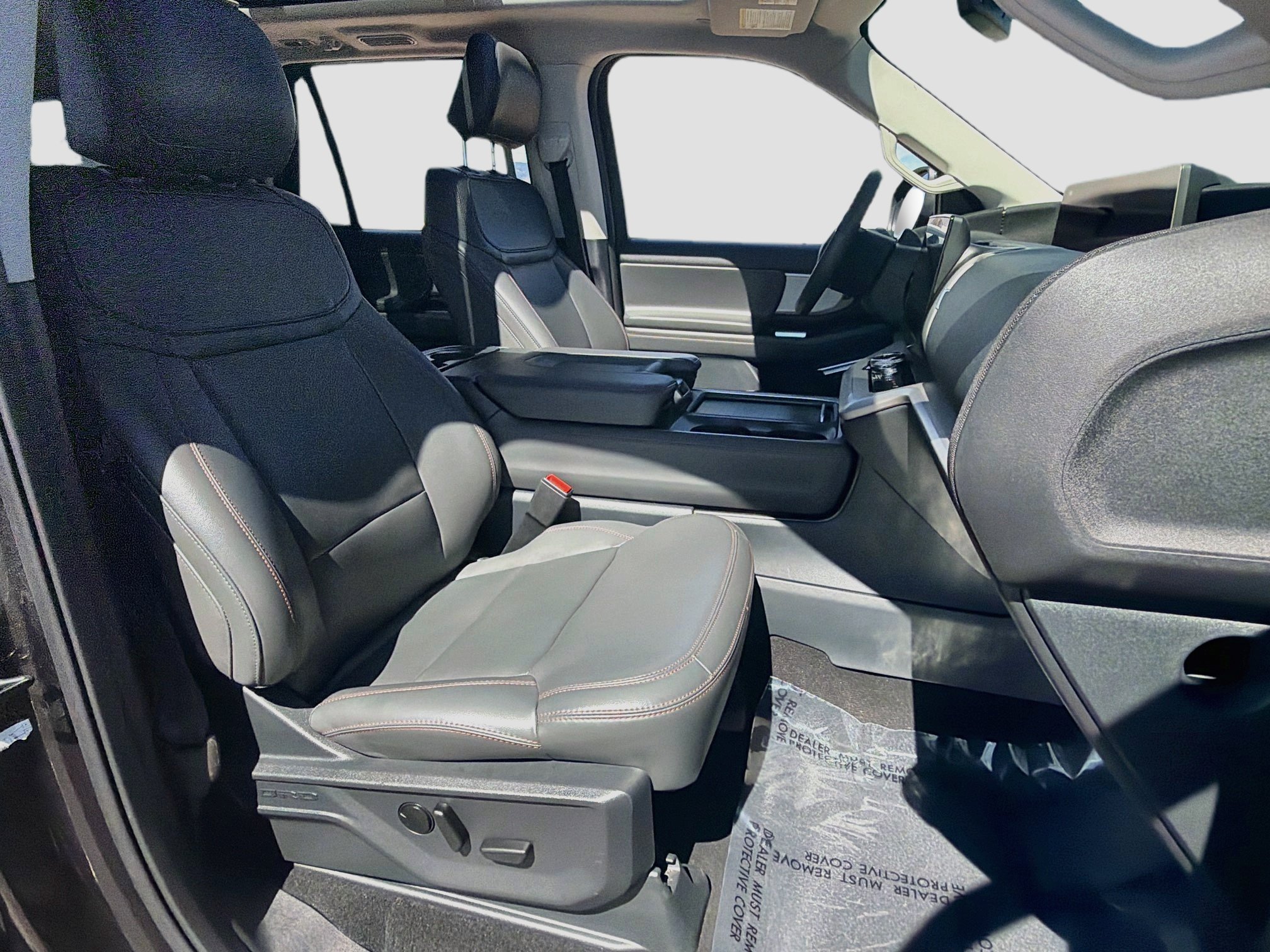 Used 2025 Ford Expedition Active AWD/4WD image 35