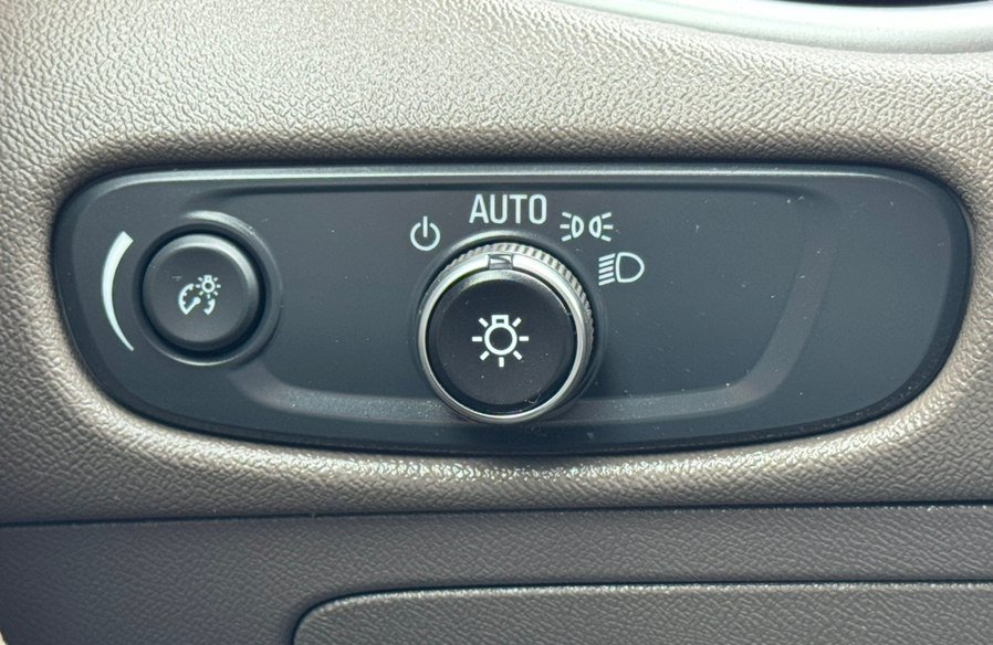 Used 2024 Chevrolet Malibu LT FWD image 8