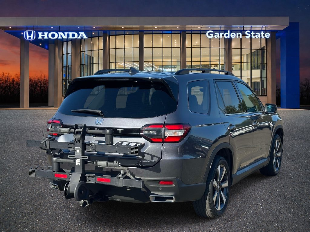 Certified 2024 Honda Pilot Touring image 4