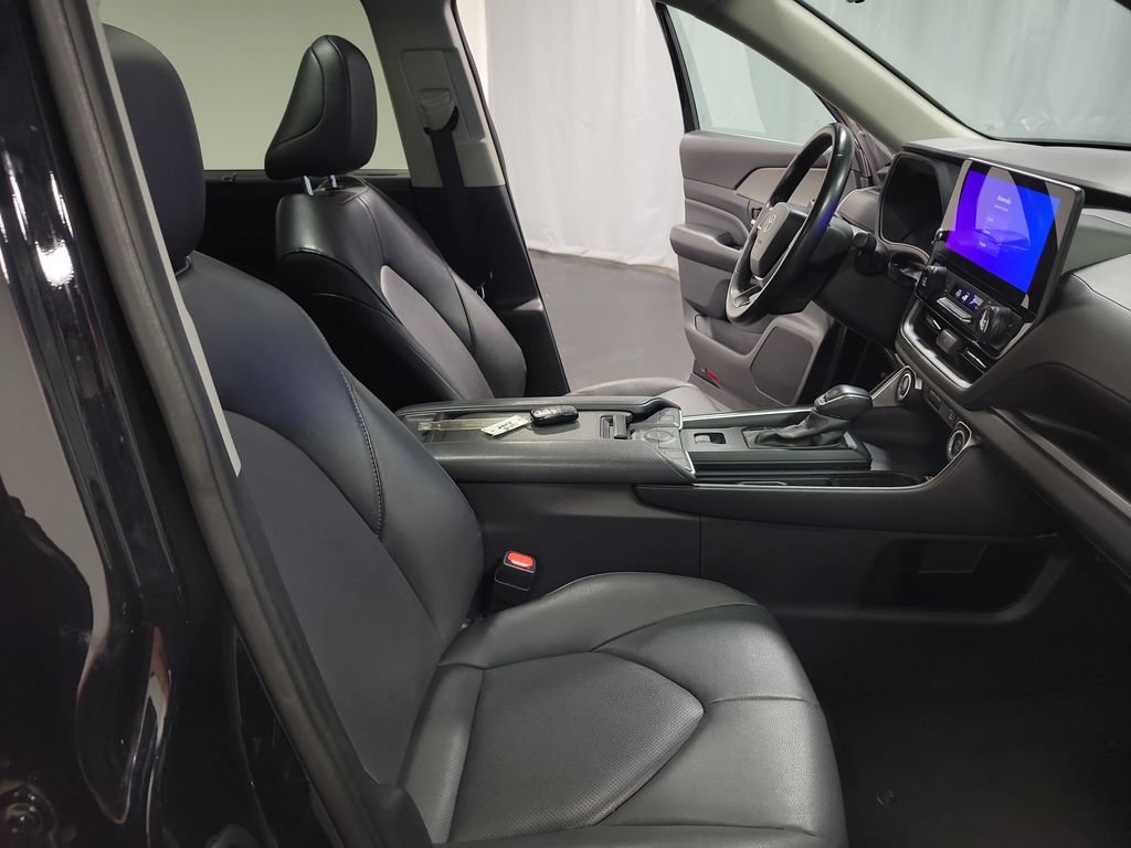 Used 2024 Toyota Grand Highlander AWD image 23