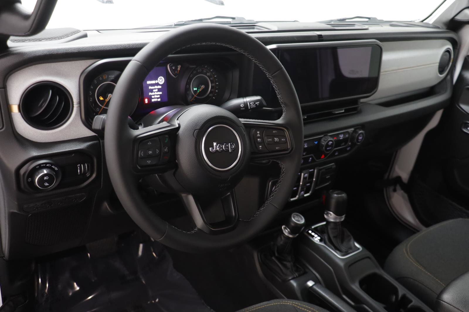 Used 2025 Jeep Gladiator Sport image 8