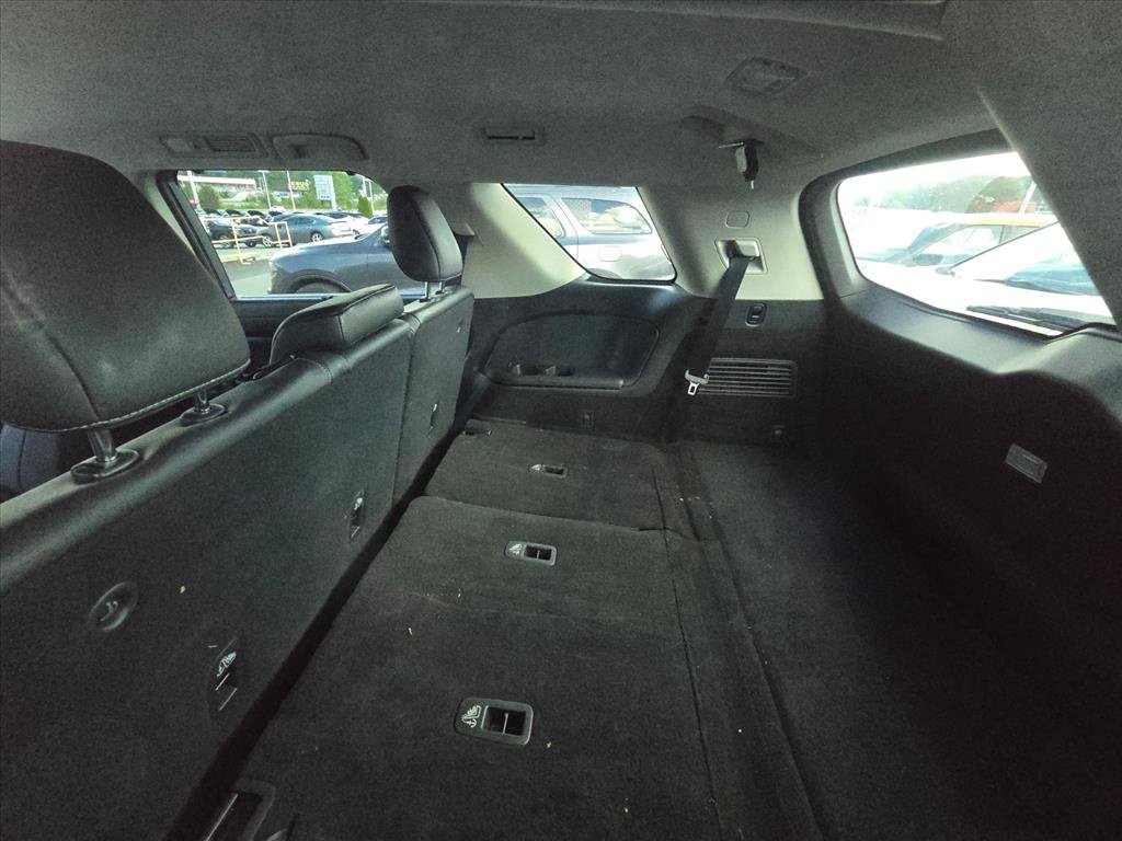 Used 2025 Nissan Pathfinder SL FWD image 6