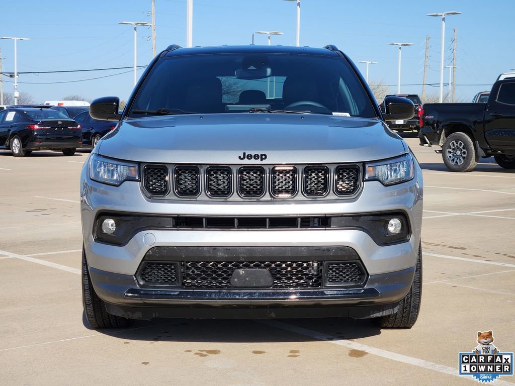 Used 2024 Jeep Compass Latitude w/ Convenience Group image 2