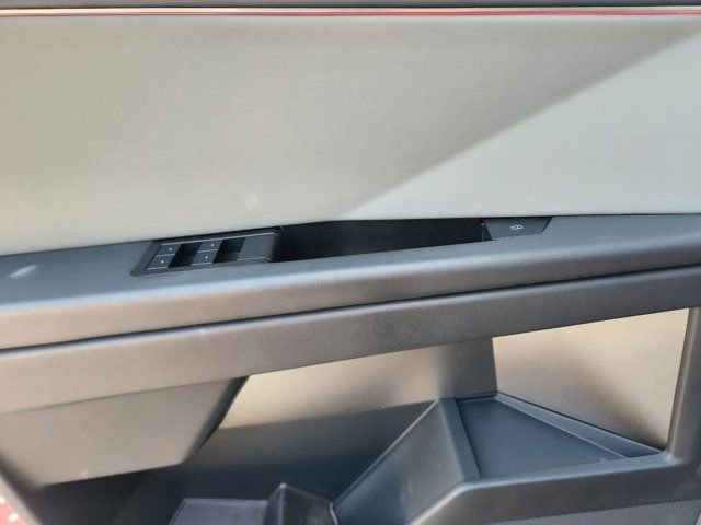 Used 2024 Tesla Cybertruck AWD Crew Cab image 23