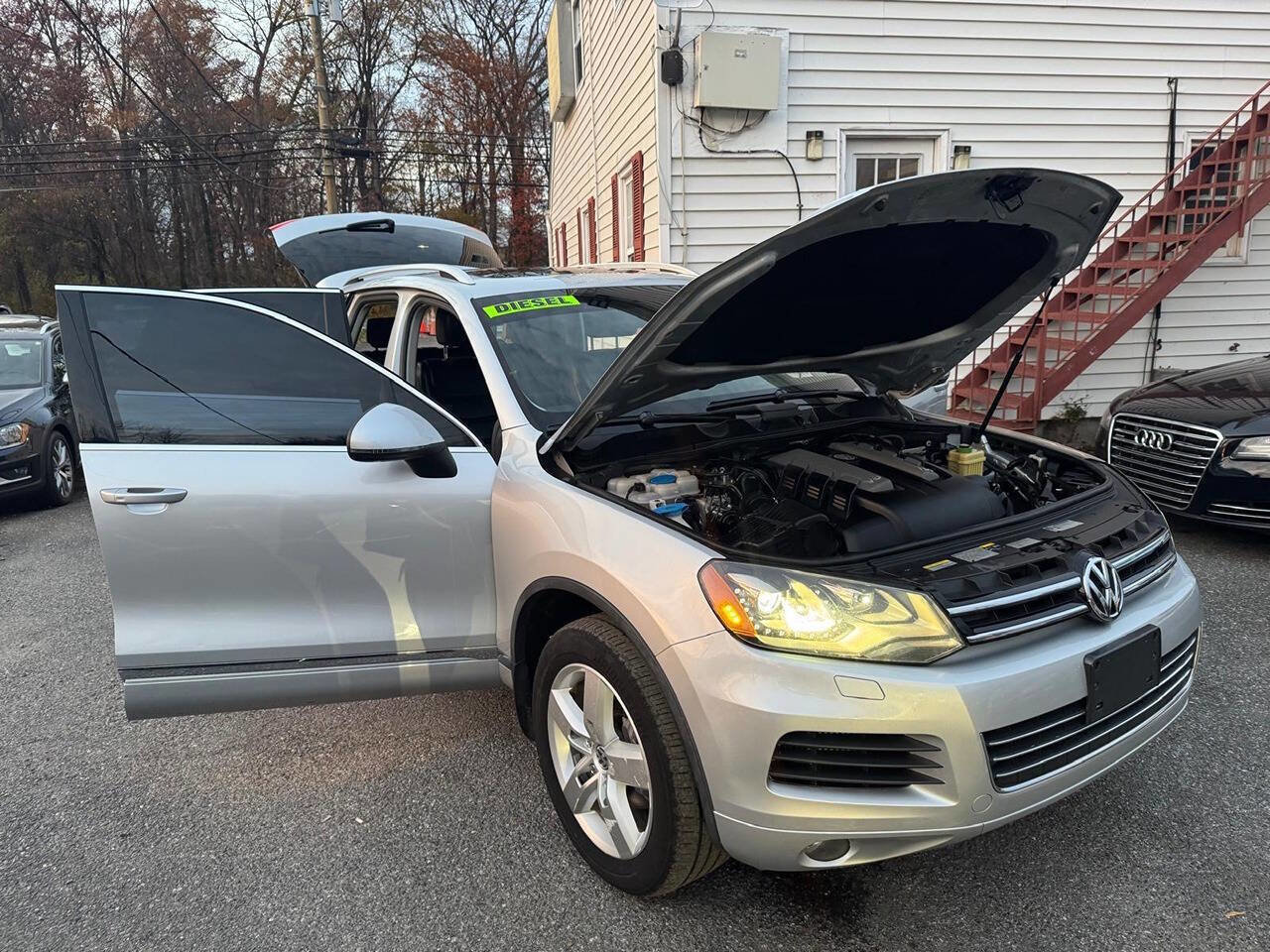 Used 2014 Volkswagen Touareg TDI image 8