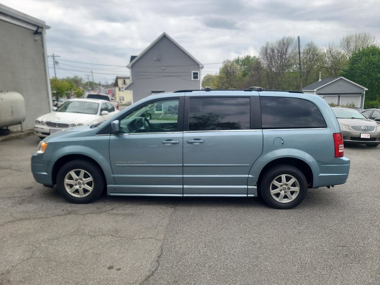Used 2008 Chrysler Town & Country Touring w/ Trailer Tow Group FWD image 4