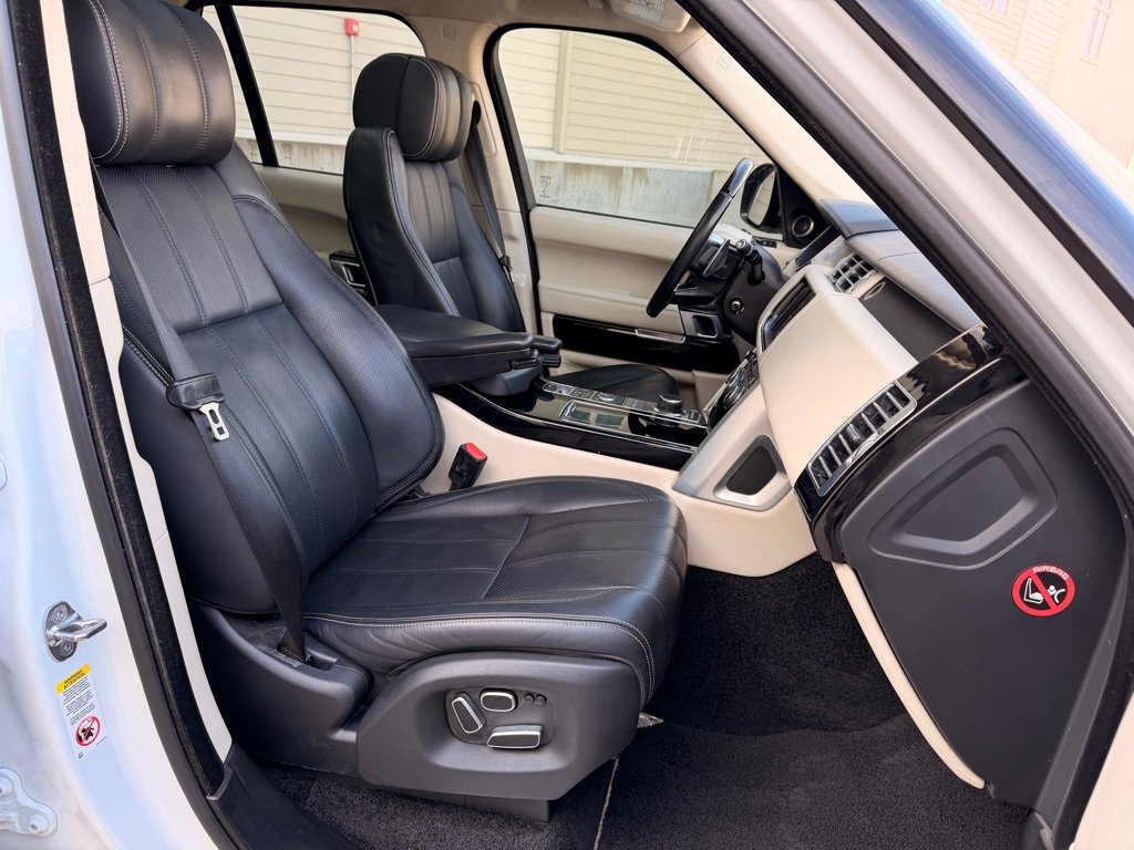 Used 2014 Land Rover Range Rover Autobiography image 27