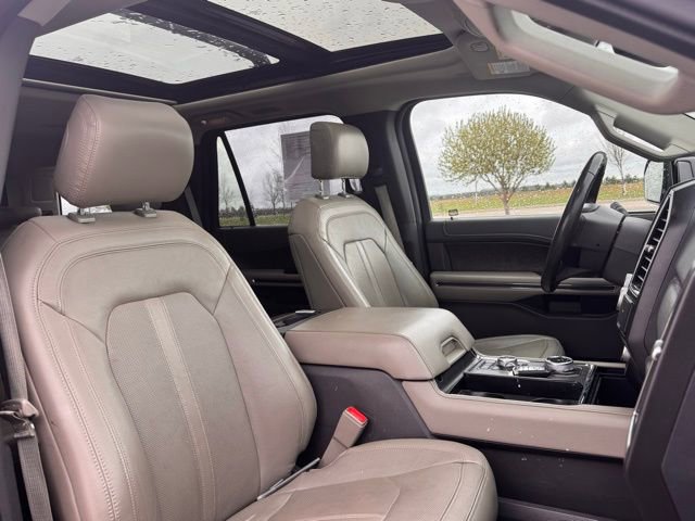 Used 2019 Ford Expedition Limited w/ Equipment Group 302A AWD/4WD image 22