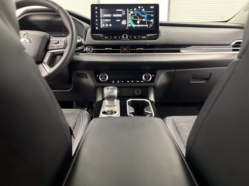 Used 2025 Mitsubishi Outlander SE AWD/4WD image 48