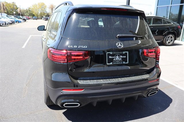 New 2025 Mercedes-Benz GLB 250 image 3