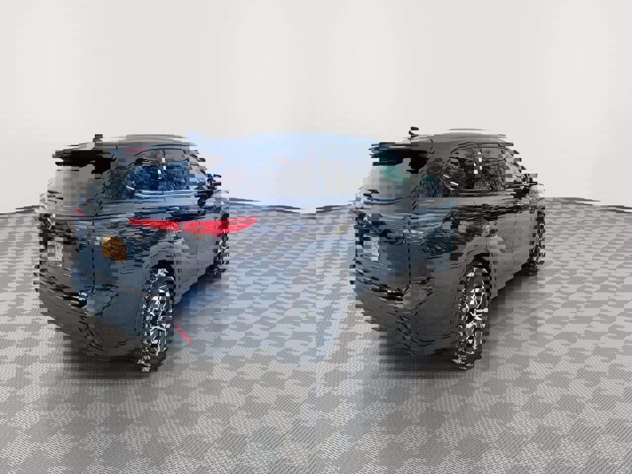 Used 2023 Toyota Highlander XLE image 8