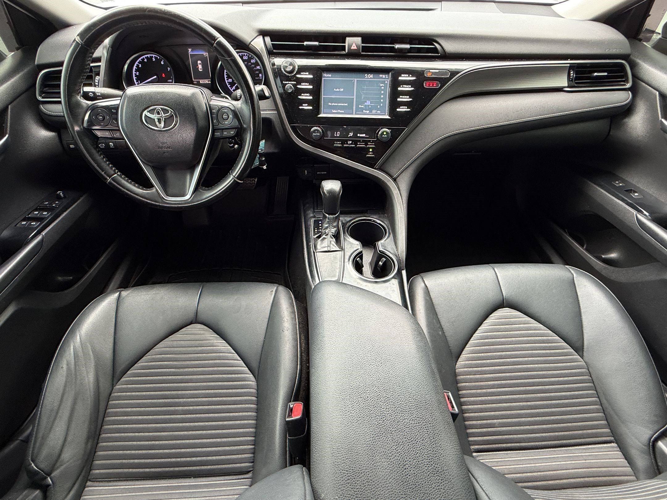 Used 2019 Toyota Camry SE FWD image 16