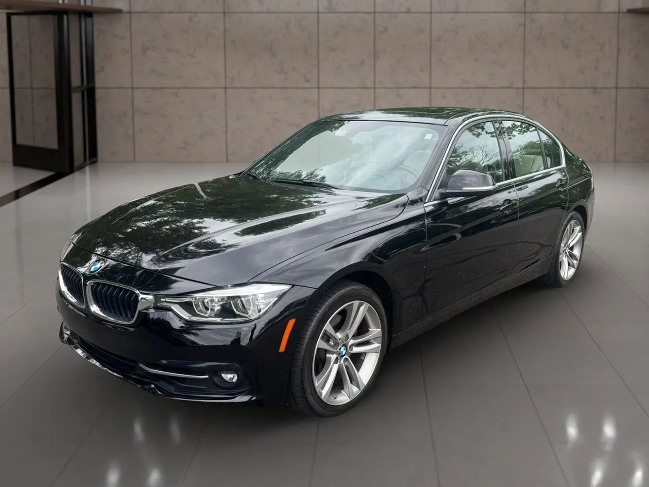 Used 2018 BMW 330i Sedan w/ Convenience Package RWD image 5