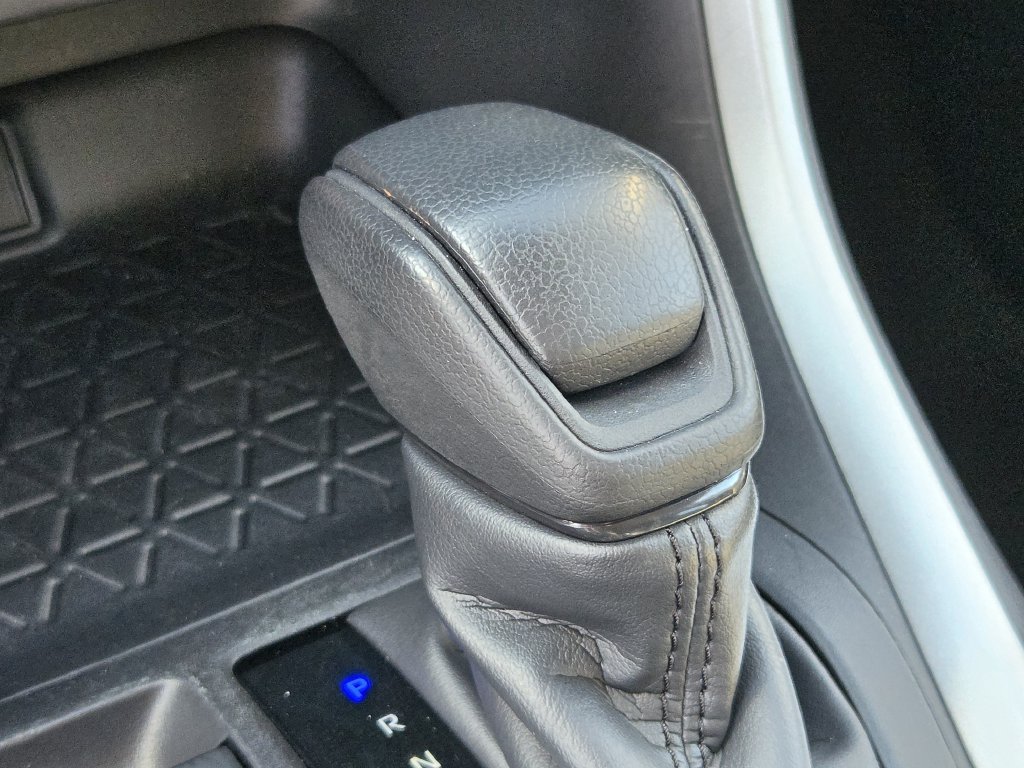Used 2025 Toyota RAV4 XLE FWD image 21