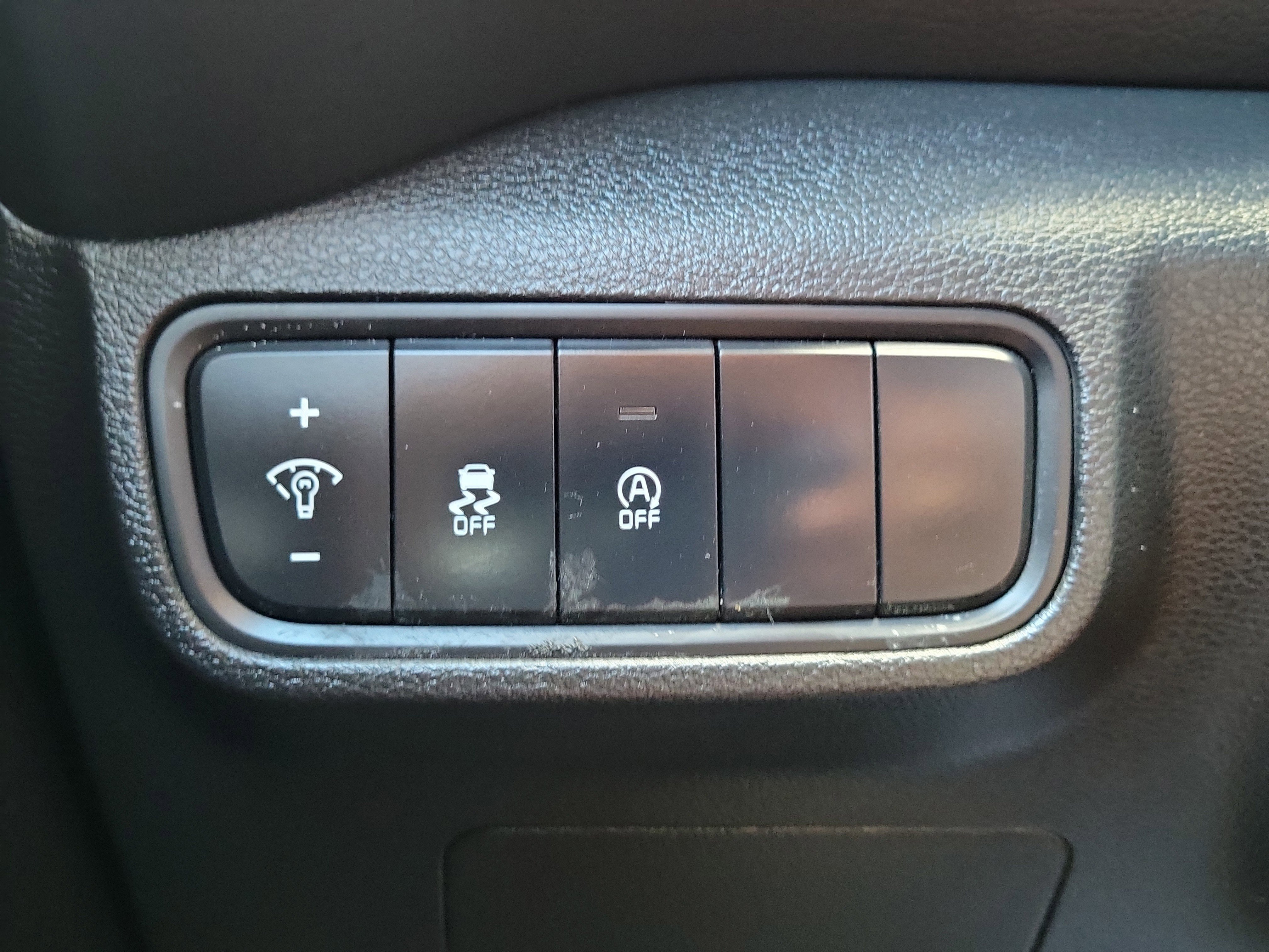 Used 2025 Kia Soul LX w/ LX Technology Package FWD image 28