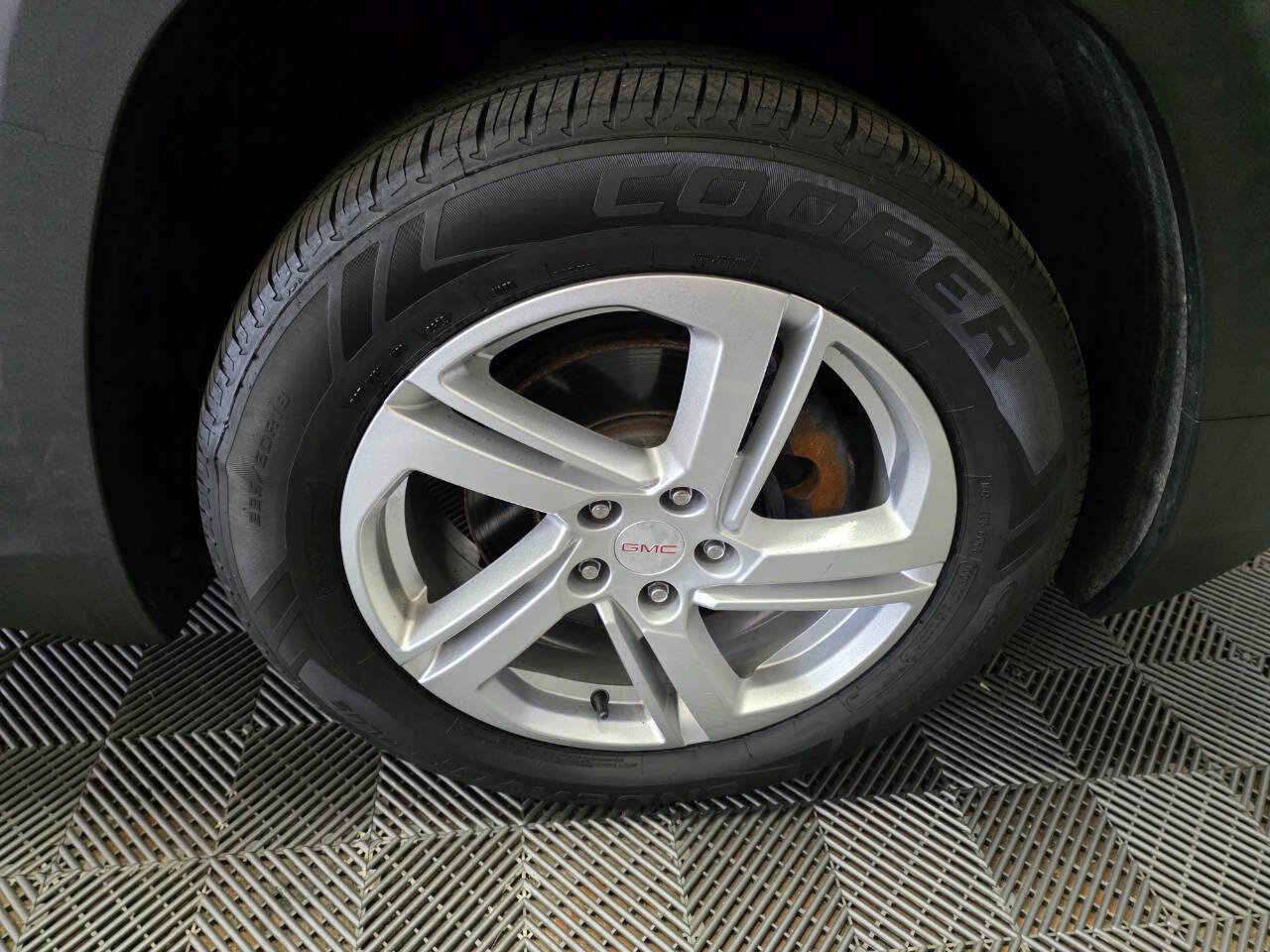 Used 2018 GMC Terrain SLE w/ Driver Convenience Package image 38