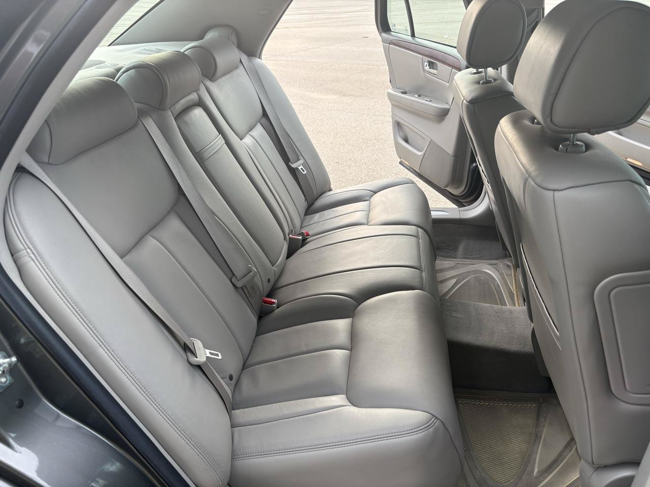 Used 2006 Cadillac DTS FWD image 28