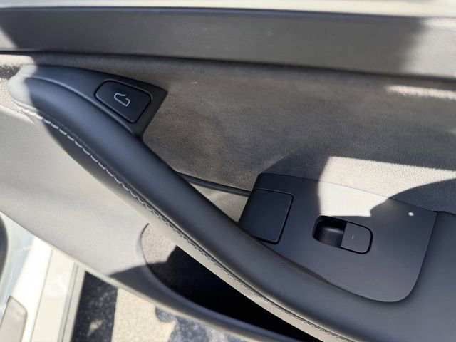 Used 2023 Tesla Model Y Performance AWD/4WD image 26