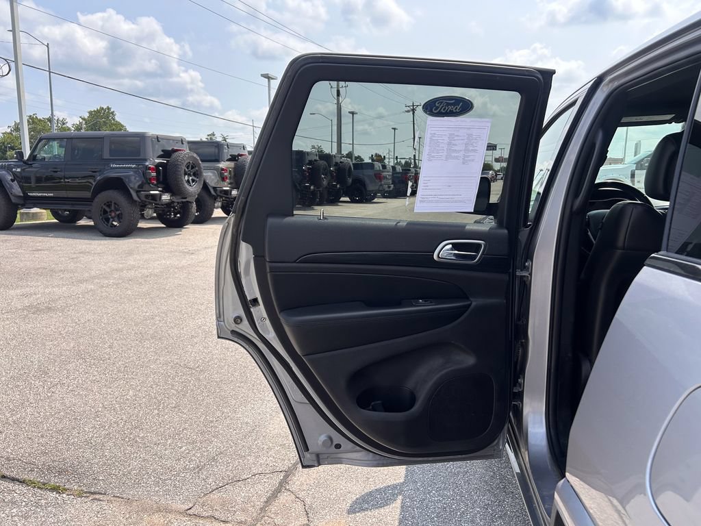 Used 2019 Jeep Grand Cherokee Altitude AWD/4WD image 15