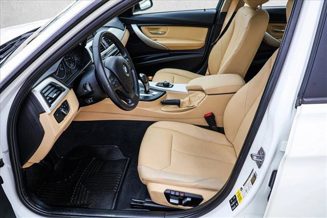 Used 2018 BMW 320i xDrive Sedan image 11