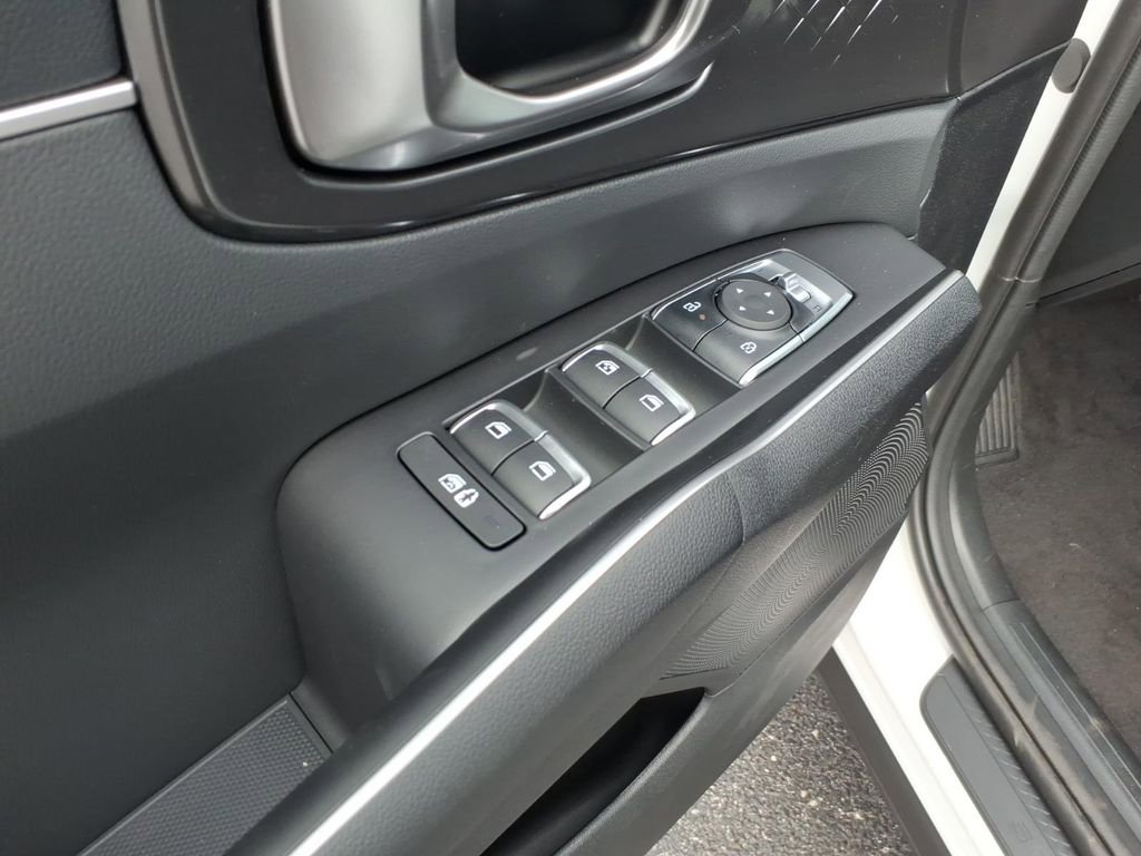 New 2026 Kia Sorento S FWD image 14