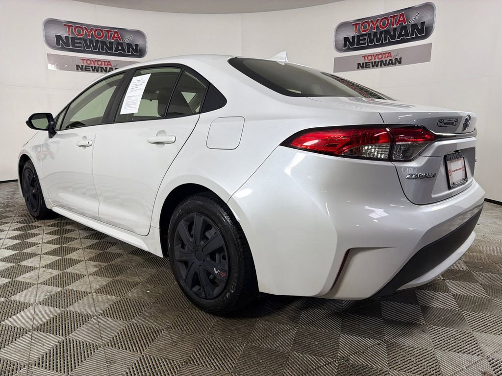 Used 2022 Toyota Corolla LE image 5