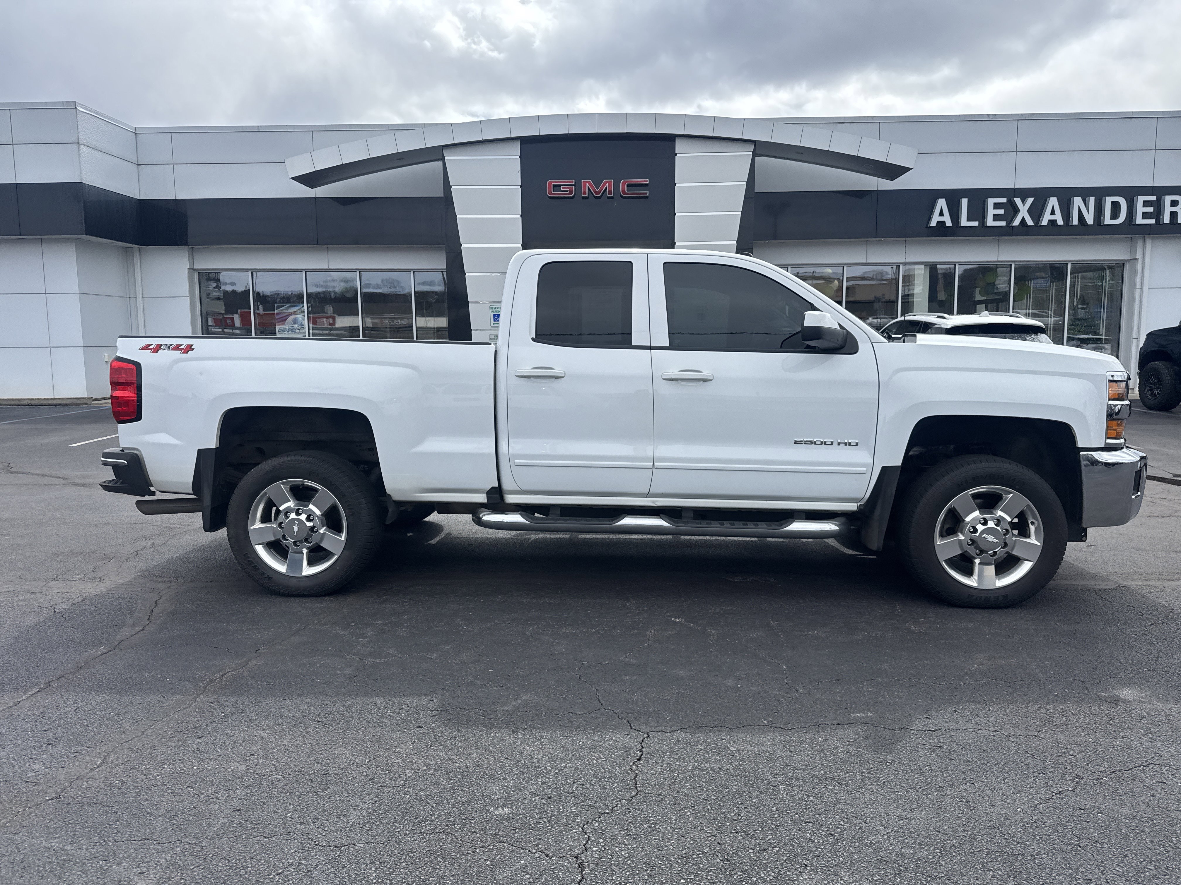 Used 2018 Chevrolet Silverado 2500 LT w/ All Star Edition image 2