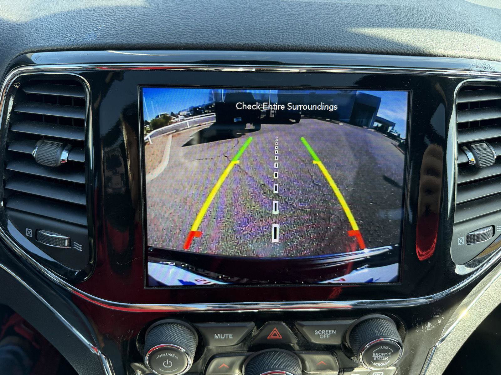 Used 2021 Jeep Grand Cherokee Limited w/ Luxury Group II image 32