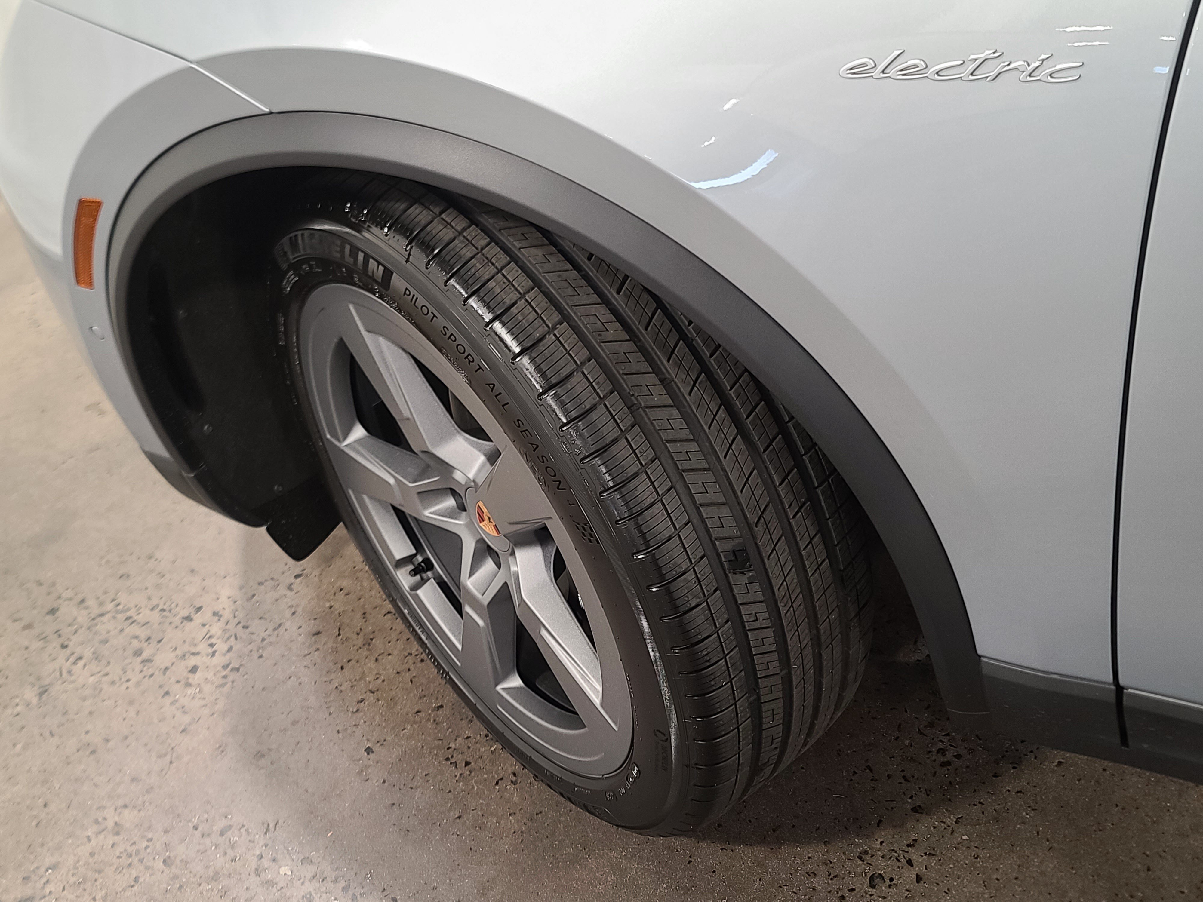 New 2026 Porsche Macan Electric RWD image 33