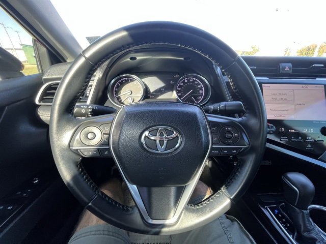 Used 2019 Toyota Camry XLE image 12