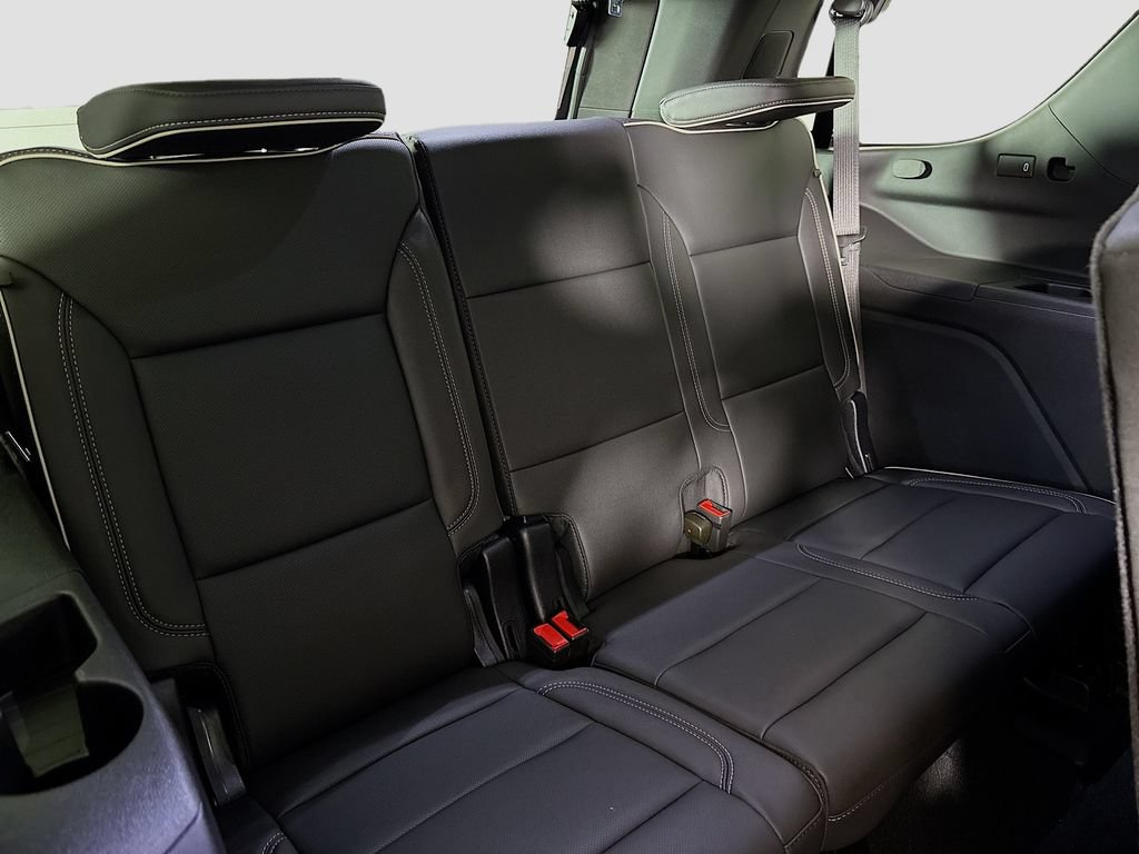Used 2025 GMC Yukon Elevation AWD/4WD image 29
