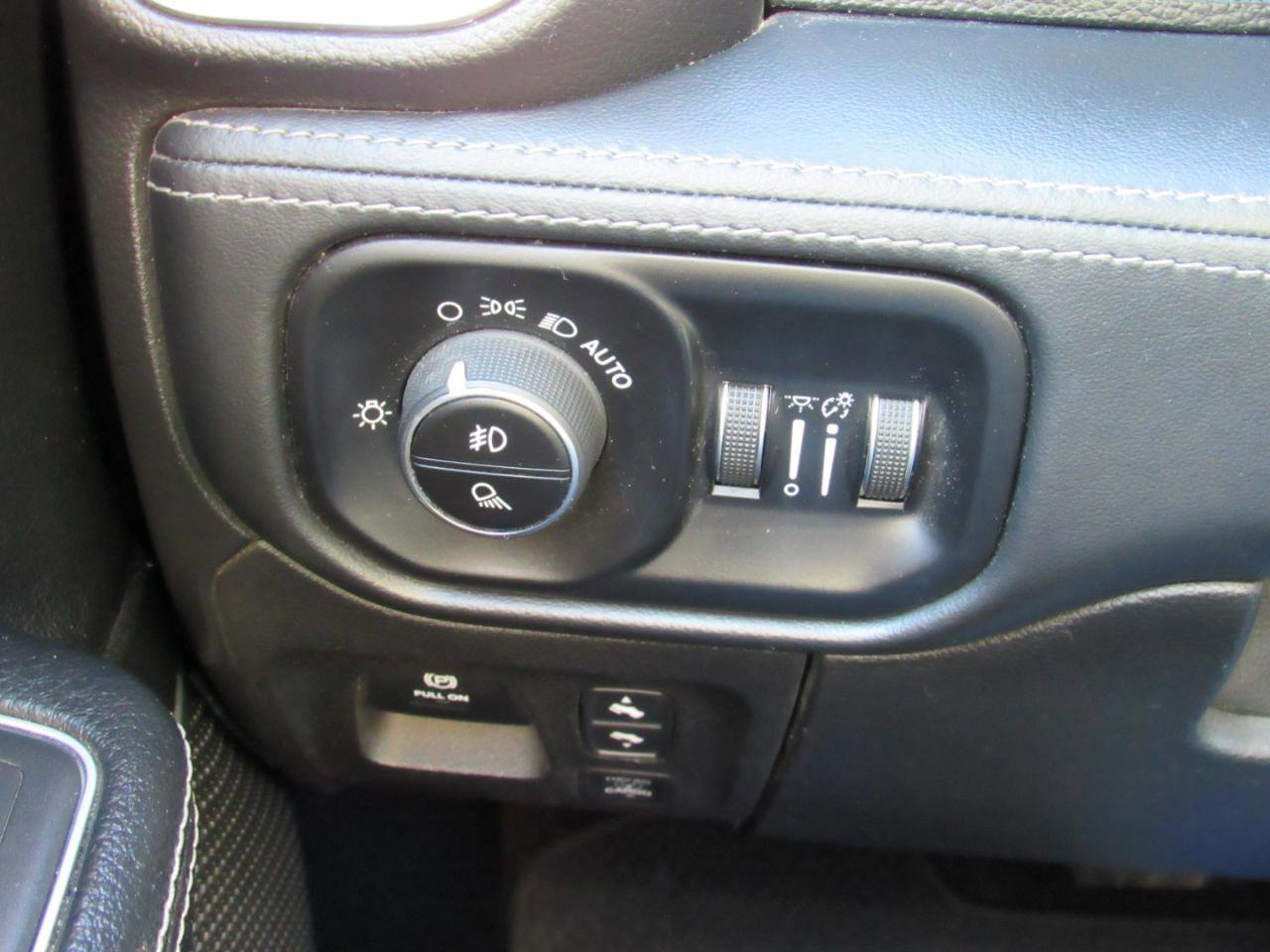 Used 2020 RAM 1500 Laramie image 22