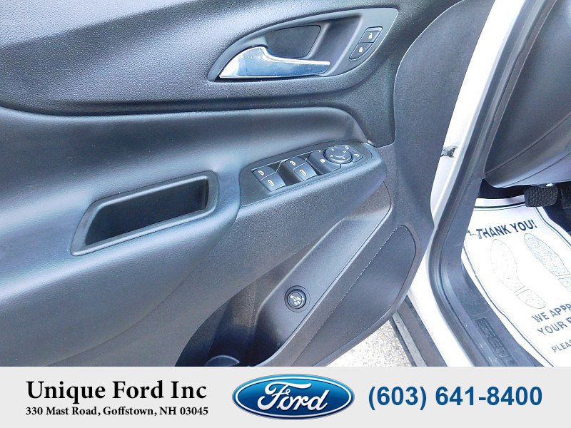Used 2020 Chevrolet Equinox LT w/ Driver Convenience Package image 11