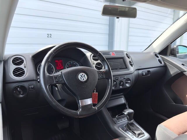 Used 2009 Volkswagen Tiguan SE AWD/4WD image 13