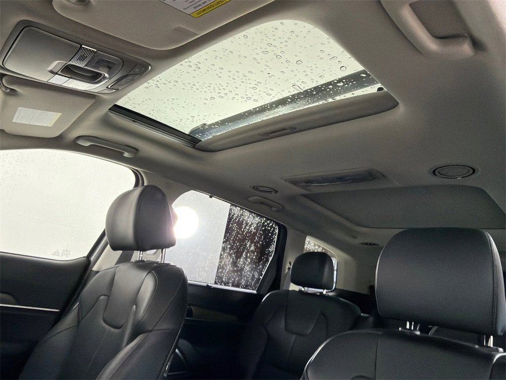 Used 2021 Kia Telluride SX image 2