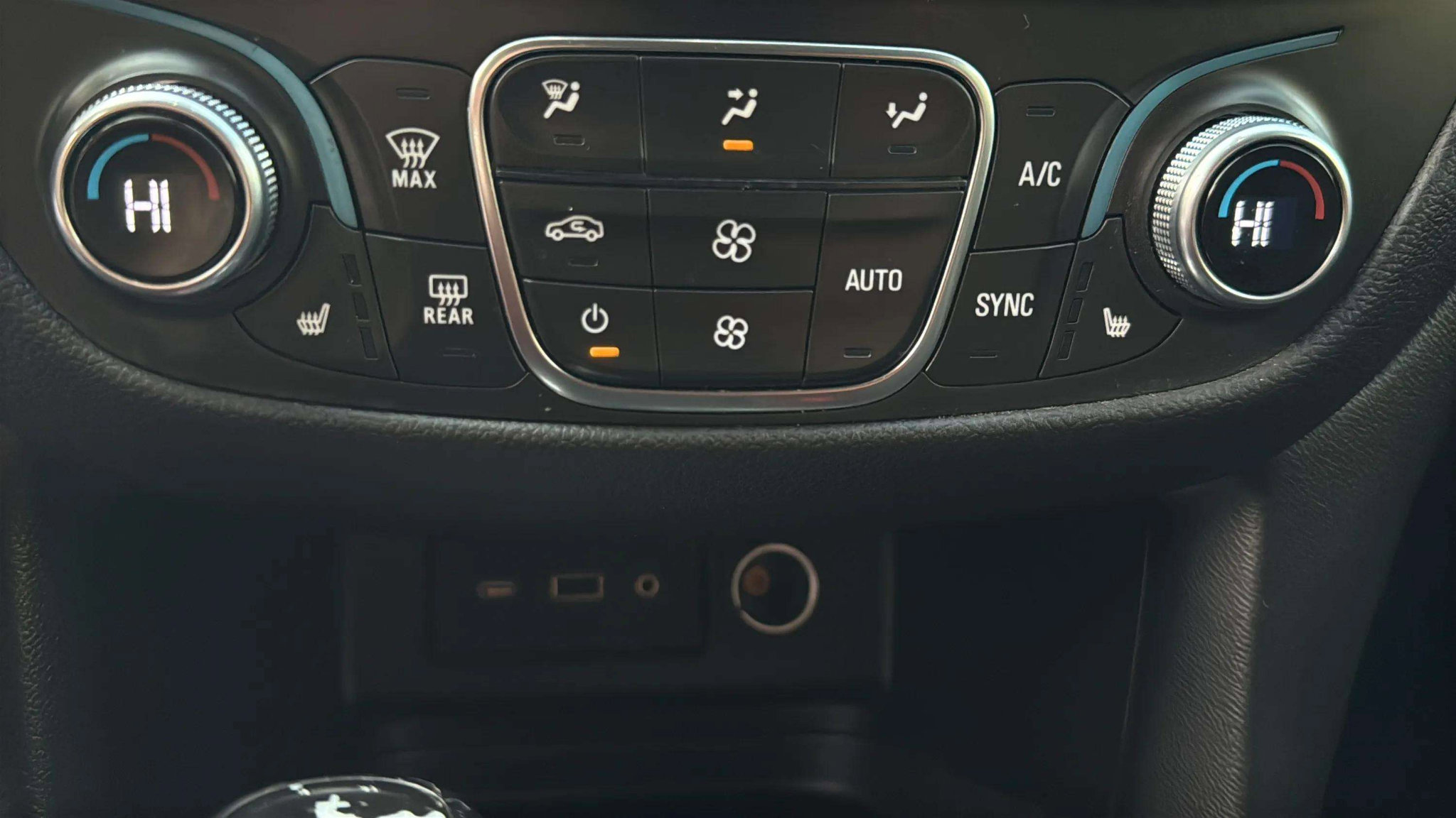 Used 2021 Chevrolet Equinox LT image 31