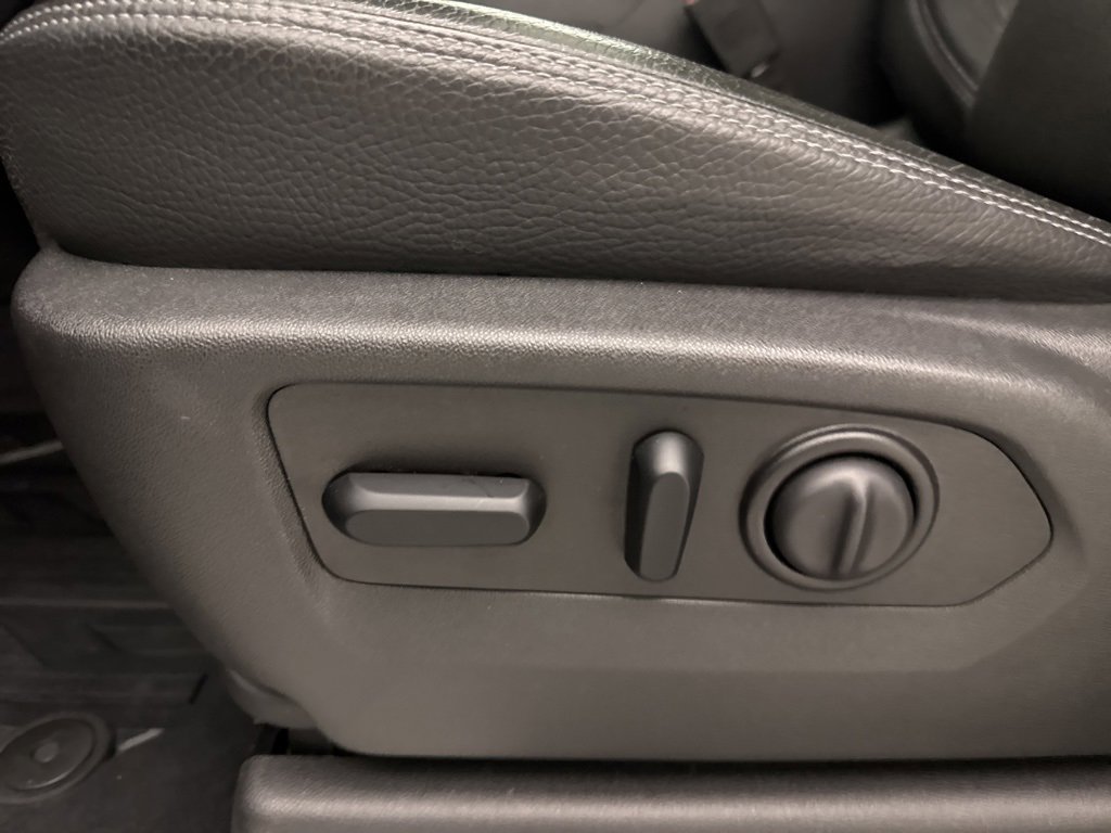 Used 2020 GMC Sierra 3500 Denali w/ Denali Ultimate Package image 30