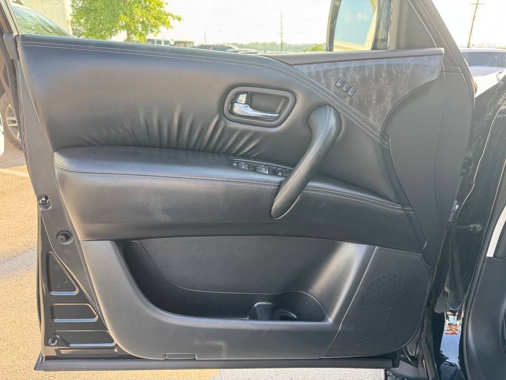 Used 2023 Nissan Armada Platinum w/ Captain's Chairs Package RWD image 10