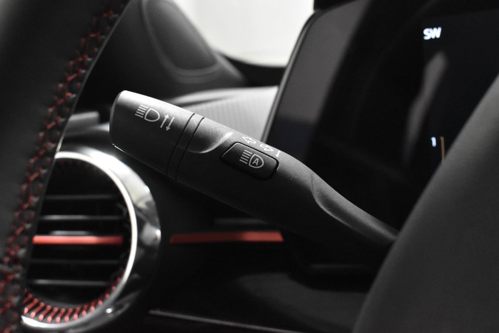 Used 2025 Chevrolet Trax RS image 11